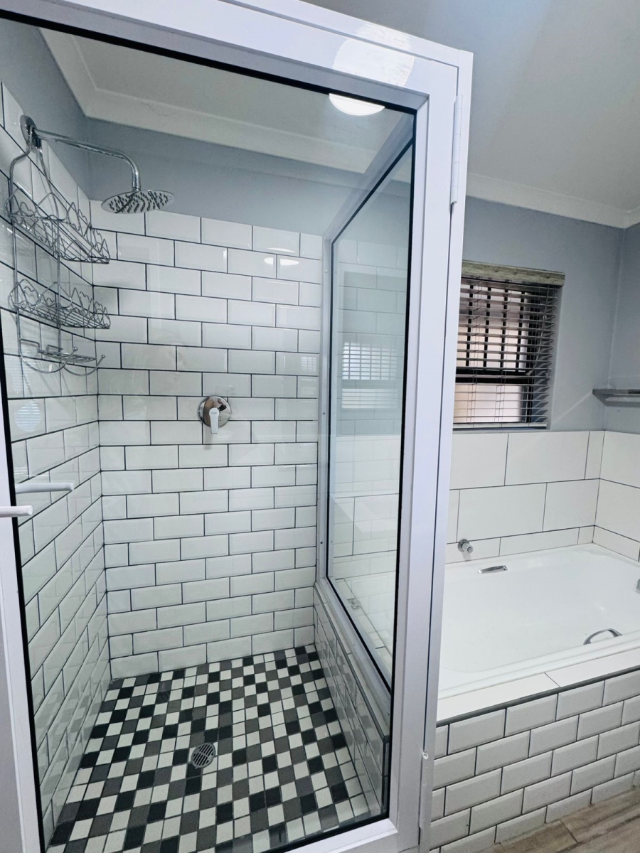 To Let 1 Bedroom Property for Rent in Guldenland Western Cape